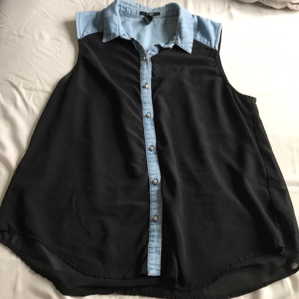 Sleeveless Button up shirt